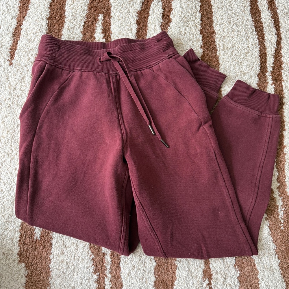 lululemon scuba jogger - red merlot, size 0